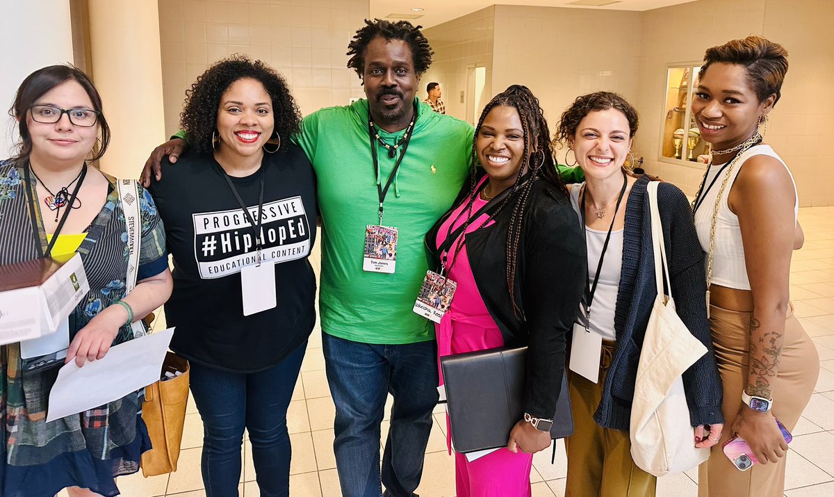 tyrathegooddr's tweet photo. Shout out to my #HipHopEd Fam for embracing my #CEUE Fam #GOODScholars https://t.co/5bFT273Dvp