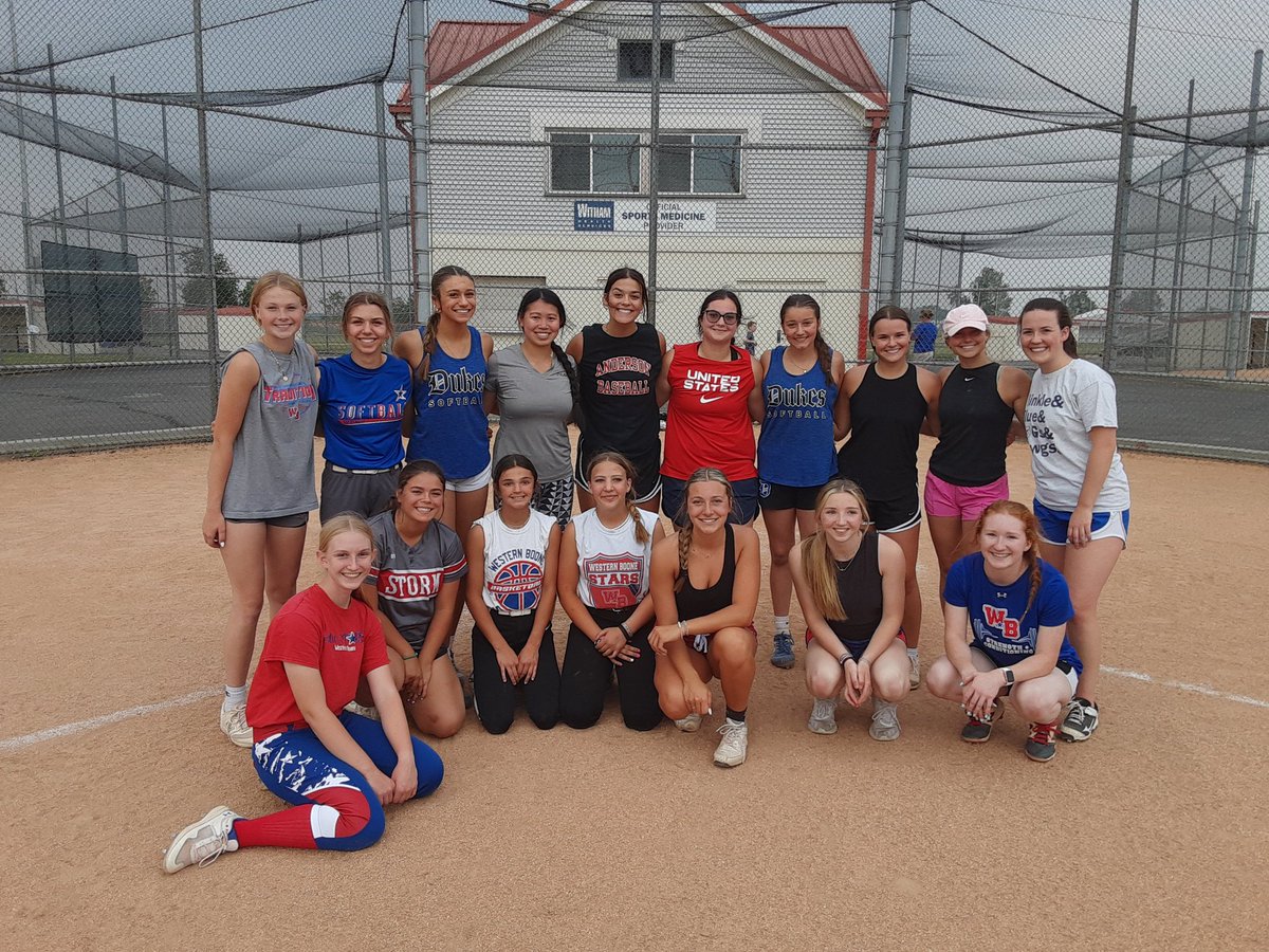 Great to see some of Webo's finest from the past come and play in our Alumni Game. Youngsters beat Alumni 8-4. <