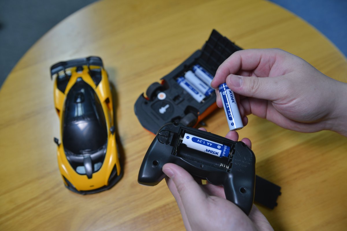XTAR_Hazel's tweet image. Powering up fun with our 1.5V AA batteries! 🚀⚡️ Whether it's zooming around in a toy car or taking control with a remote, our batteries keep the excitement going! 💥🔋 Share the joy of endless playtime and reliable performance. #ToyCarAdventures #RemoteControlFun