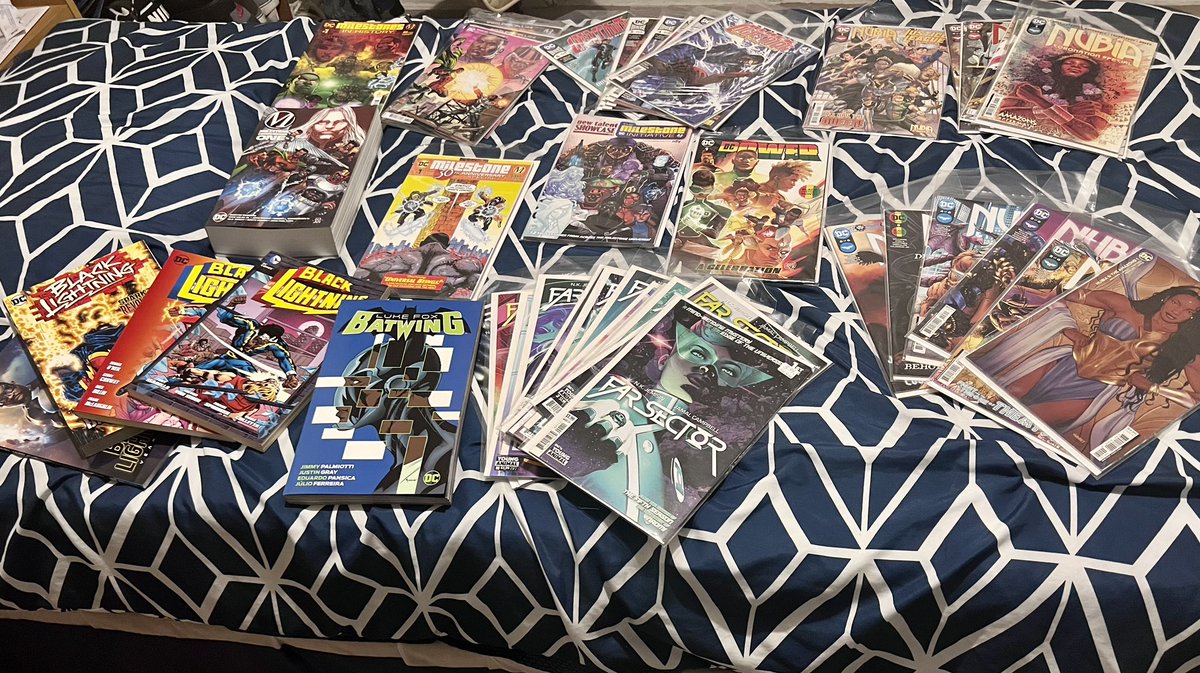 As a DC fan I try my best to support black superhero comics/graphic novels when they drop.. #DCEU #greenlantern #nubia #batwing #blacklightning #milestoneuniverse #dakota #dccomics #staticshock #static #iconandrocket #hardware #dcu #dc #cyborg #aqualad #kidflash #vixen