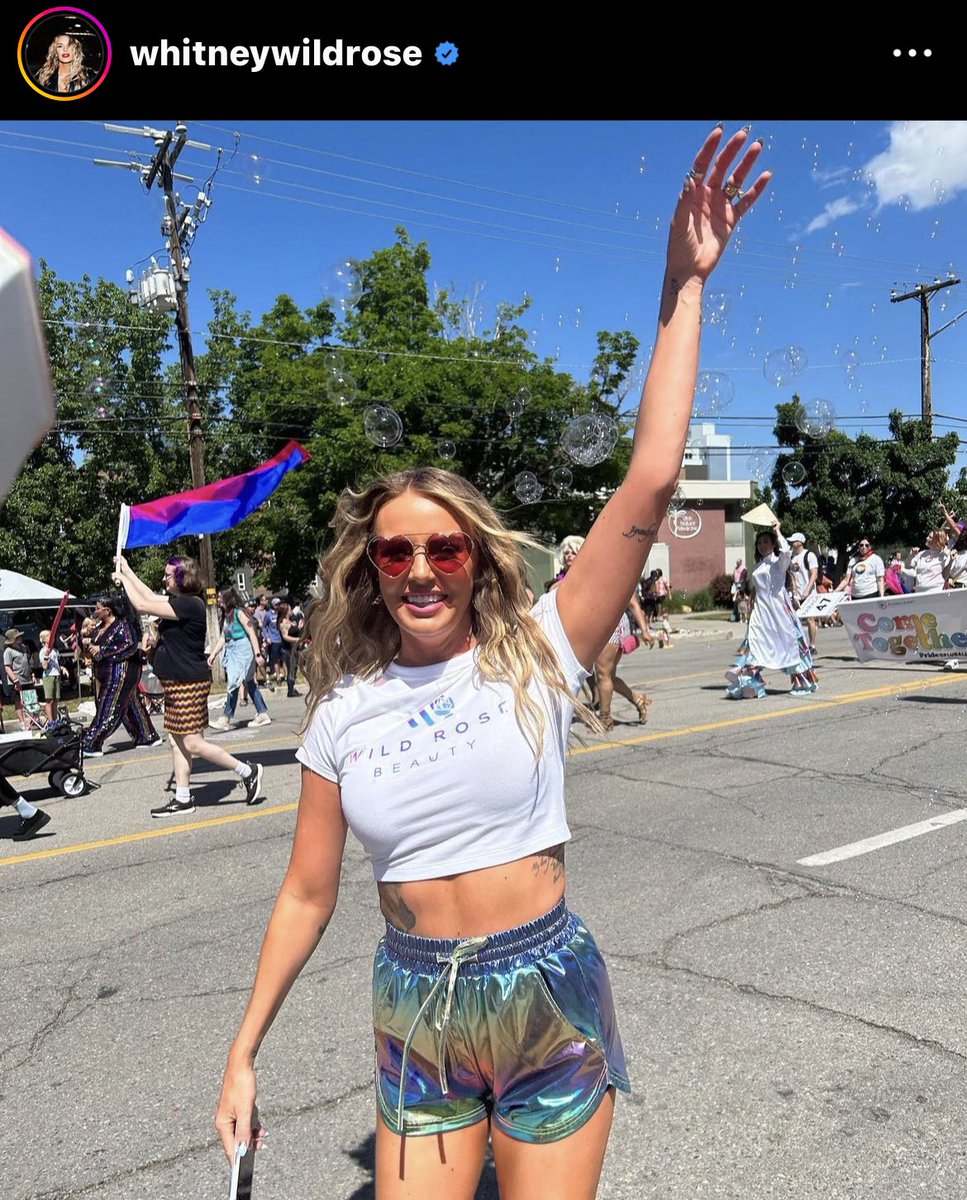 Whitney at the SLC pride parade 
🏳️‍🌈🏳️‍🌈🏳️‍🌈💕💕💕
#RHOSLC