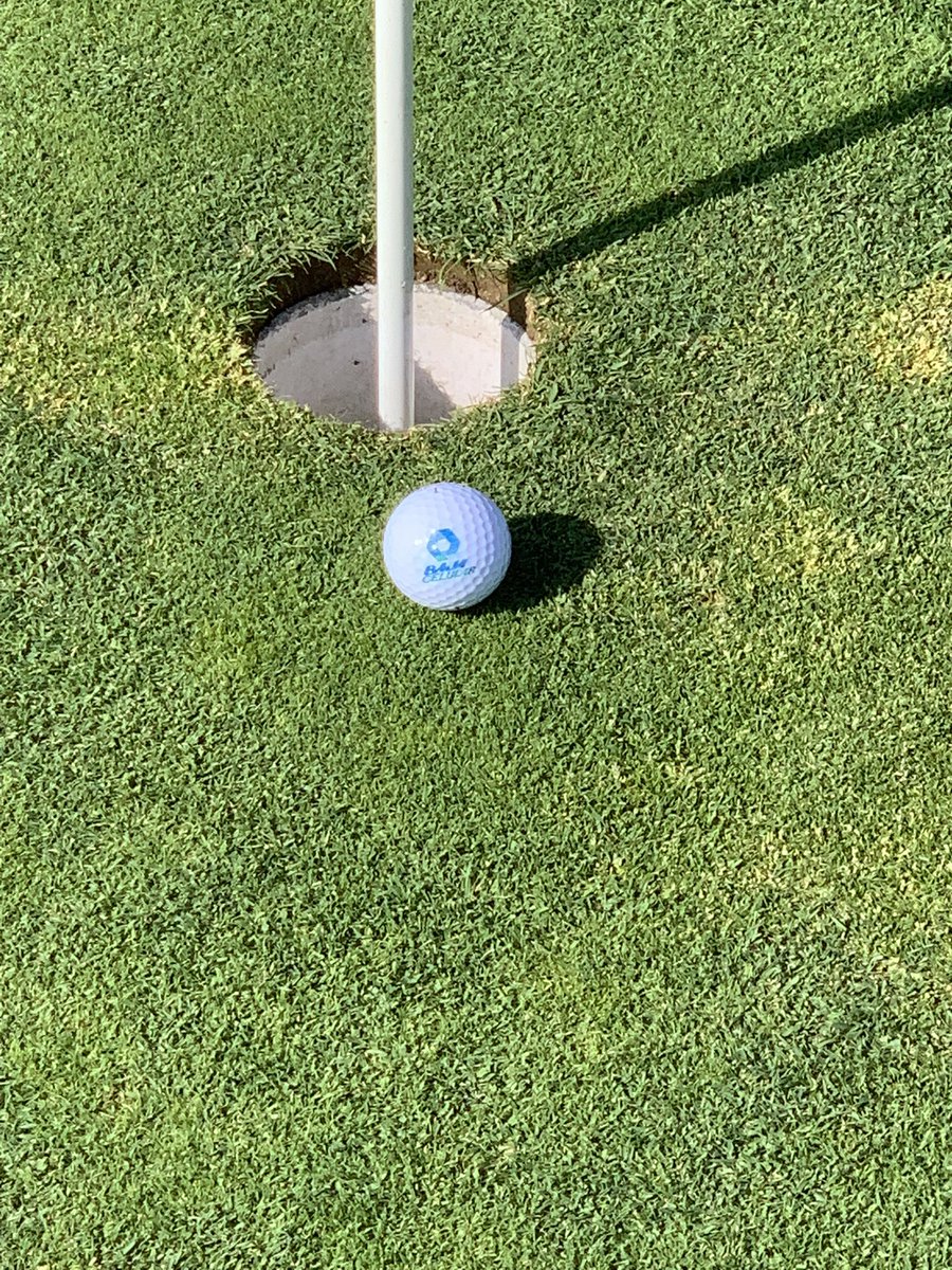 Quinta ley de Newton: “Bola que no llega… pos, no cae” Saludos 🖖