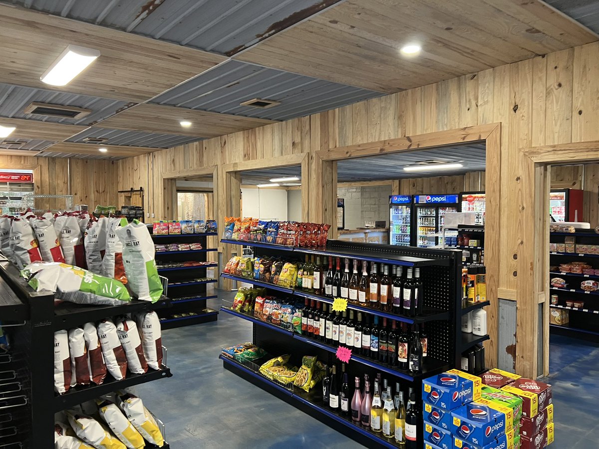 GregLaxton's tweet photo. Hey @StuckeyStop!  The old #Stuckeys on #US301 in Hilliard FL has been repurposed, REOPENED and looks GREAT! (They’re on FB - time for a sales call😀) @StuckeysPecans https://t.co/vL1rcJZIKS