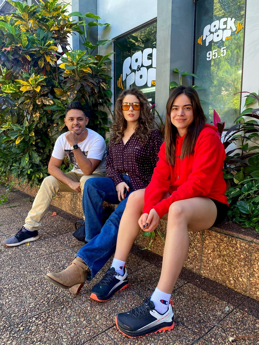 #VisitaDeLaSemana ⭐🎶: <a href="/solperez13/">Sunsi shiny</a> 🎙️ visitó #RockaMorning 🌞😎 para presentaron lo nuevo de <a href="/dalimusicapy/">dalí</a> 🎸 en Ft con <a href="/ivanzavala_/">Ivan Zavala</a> 🎙️

«Tenerte Cerca» 🎶 lo podes escuchar una y otra vez en todas las plataformas digitales 📲

#RockandPop 🎸
#955FM ⚡