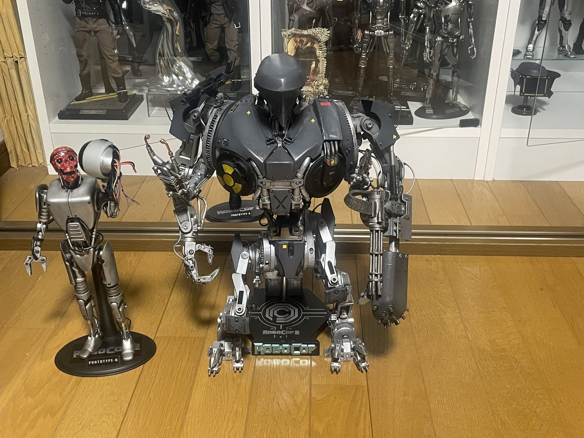 ShuzilowHA's tweet photo. 棚の掃除で一旦出ていただきます
#robocop #cain #6scale #Actionfigure https://t.co/V5RKUUtbt6