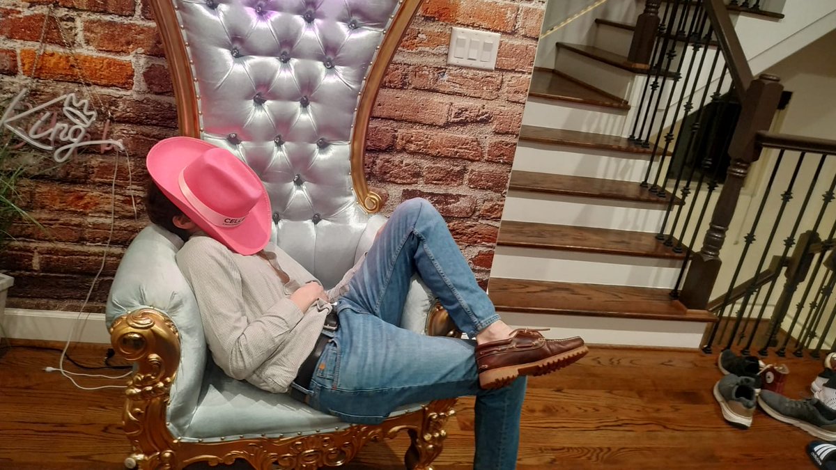 tdpferd's tweet photo. Tired after first day of #ASMS2023. Thank you for the nice hat @Cellenion.
#pcrocks
#ptc_buw
#bentersangels
#lazy
#teamMassSpec https://t.co/JAaYfHJq27