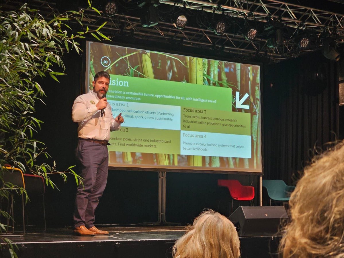 thinkbamboo's tweet photo. Each bamboo hectare gives Each year: 

• 1st PRODUCT
120T Carbon Sequestered

• 2nd PRODUCT
1000 Bamboo poles

• 3rd PRODUCT
388 daily wages

• 4th PRODUCT
19 Cubic meters of wood

• 5th PRODUCT
10 tons of biochar 

WÜBU @PermaGuate 

#Thinkbamboo #wbo #Europeanbambooexpo https://t.co/JZ8BAr3RNU
