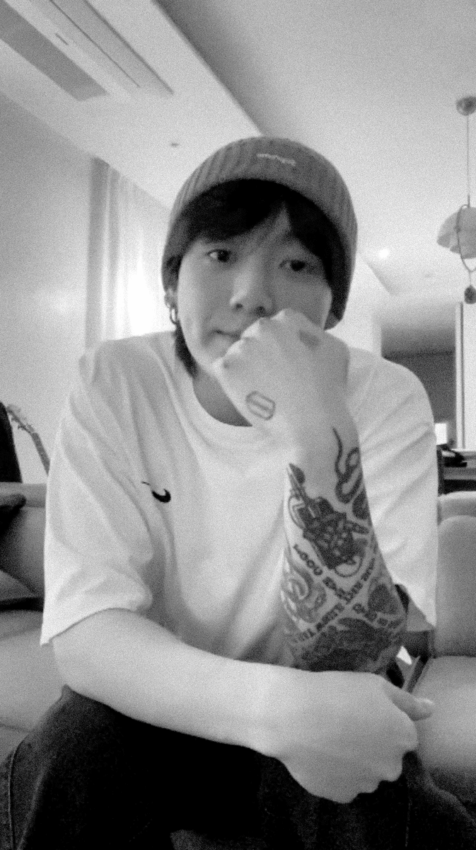 meroutro's tweet photo. 🖤 https://t.co/DbIg87sYNh