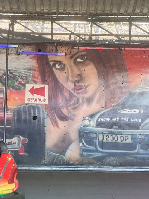 1 pic. Am I tripping or is that me sprayed onto the side of these dodgems? ? https://t.co/Bs5eiYZ6Mq