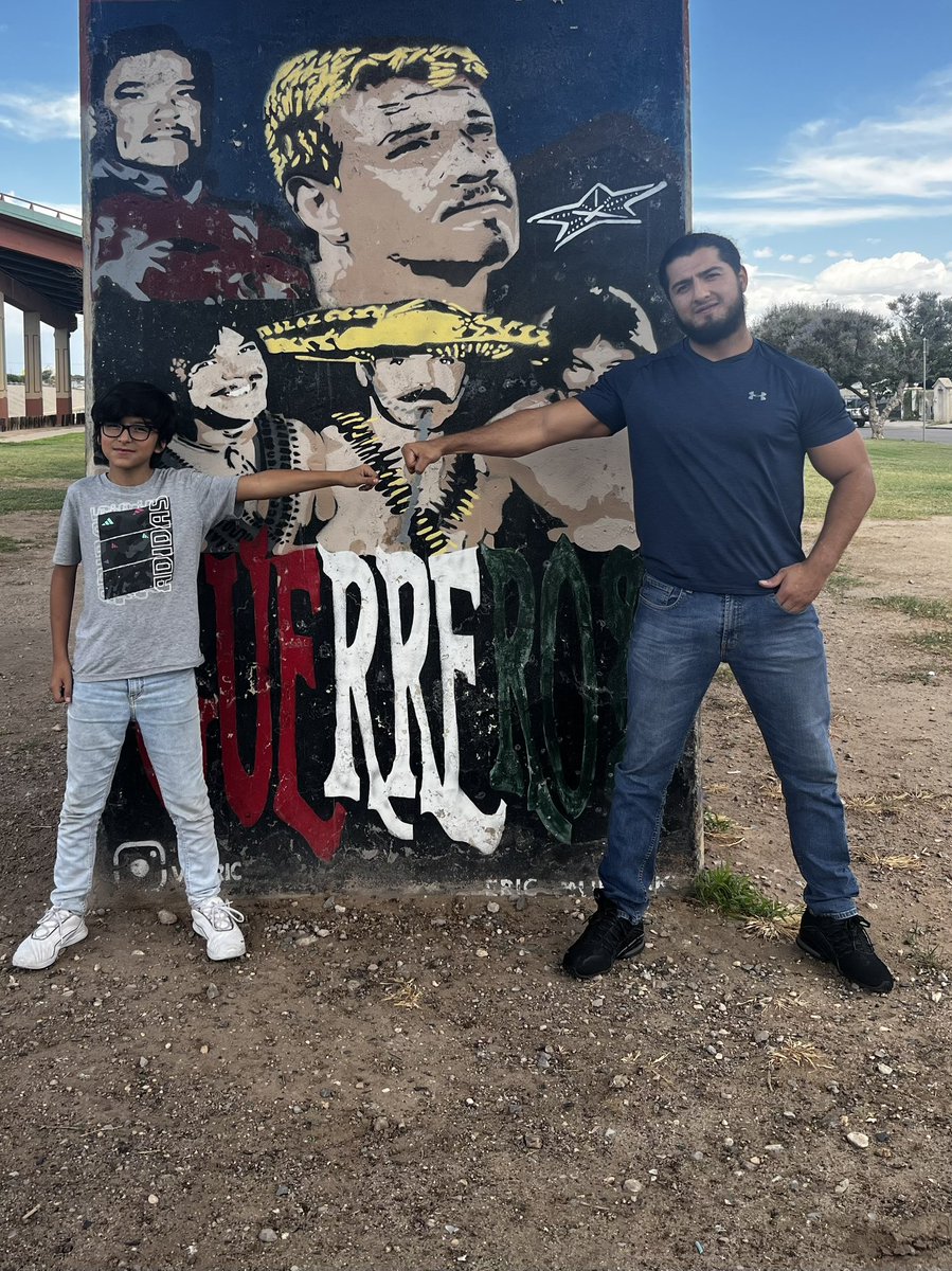 rushtoroblanco's tweet photo. VIVA LA RAZA 👊🏿🔥🇲🇽
#LFI #RushJr #ToroBlanco
#vivalaraza https://t.co/HI4g3W9EII