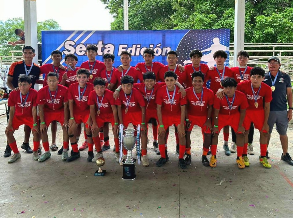 #CorreSectorAmateur🤍🧡

CORRE SUB 15 CAMPEÓN EN LA VICTORIA SOCCER CUP 2023🏆

Corre #Sub15 logró el título de la 6a edición de Victoria Soccer Cup, venciendo a Deportivo Cepeda de Matamoros 3 a 0, con goles de Heber Velázquez, Wittingham Alanis y Aldo García

ORGULLO NARANJA