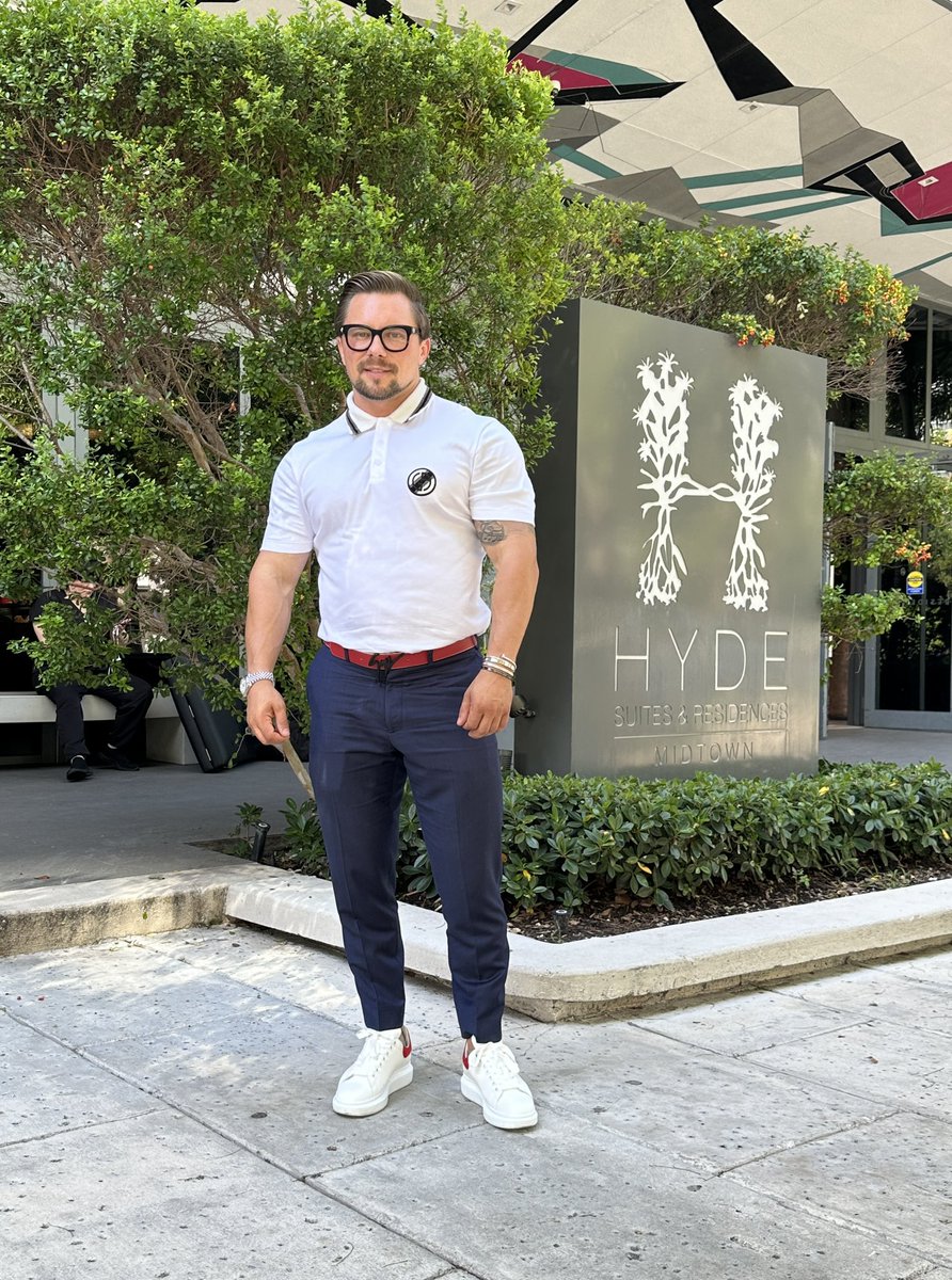 #DiscoverMiami #MiamiRealEstate #ellimanagents #homeinspiration #luxuryliving #luxuryhomes #miamirealestate #douglaselliman #douglasellimanflorida #miamibeachrealestate #luxuryrealestate #luxuryrealtor #luxuryhomes #floridarealestate #ellimanfl #homesforsale #listings