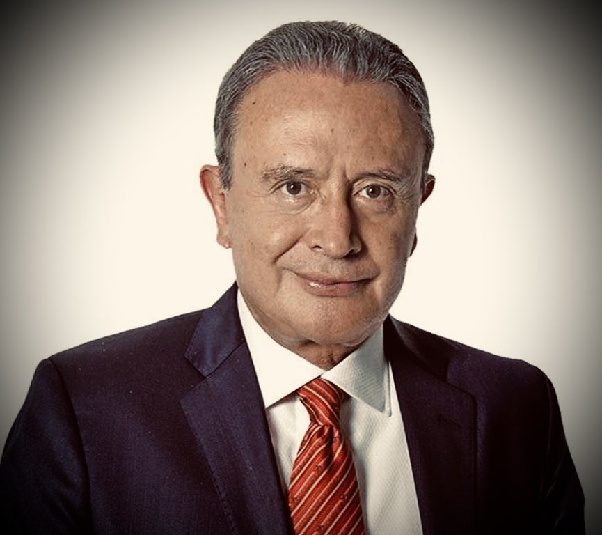 revistavago's tweet photo. Mis vagos acaba de fallecer el periodista y conductor, @RicardoRocha_MX , a los 76 años de edad.

QPD… https://t.co/8zj29JKBxf