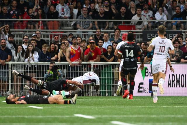 Bordeaux-Bègles arrache la victoire en barrages à Lyon et affrontera La Rochelle en demies de Top 14 dlvr.it/Sq8Ffv