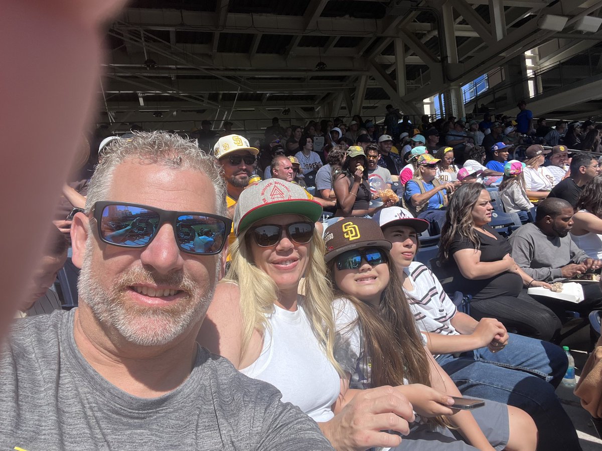 KRYSTILL1's tweet photo. Having a great day @Padres https://t.co/fBPACHT8Gw