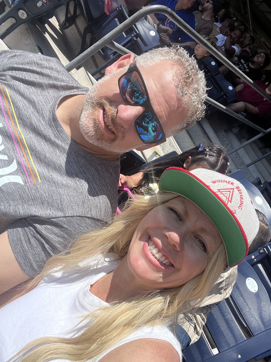 KRYSTILL1's tweet photo. Having a great day @Padres https://t.co/fBPACHT8Gw