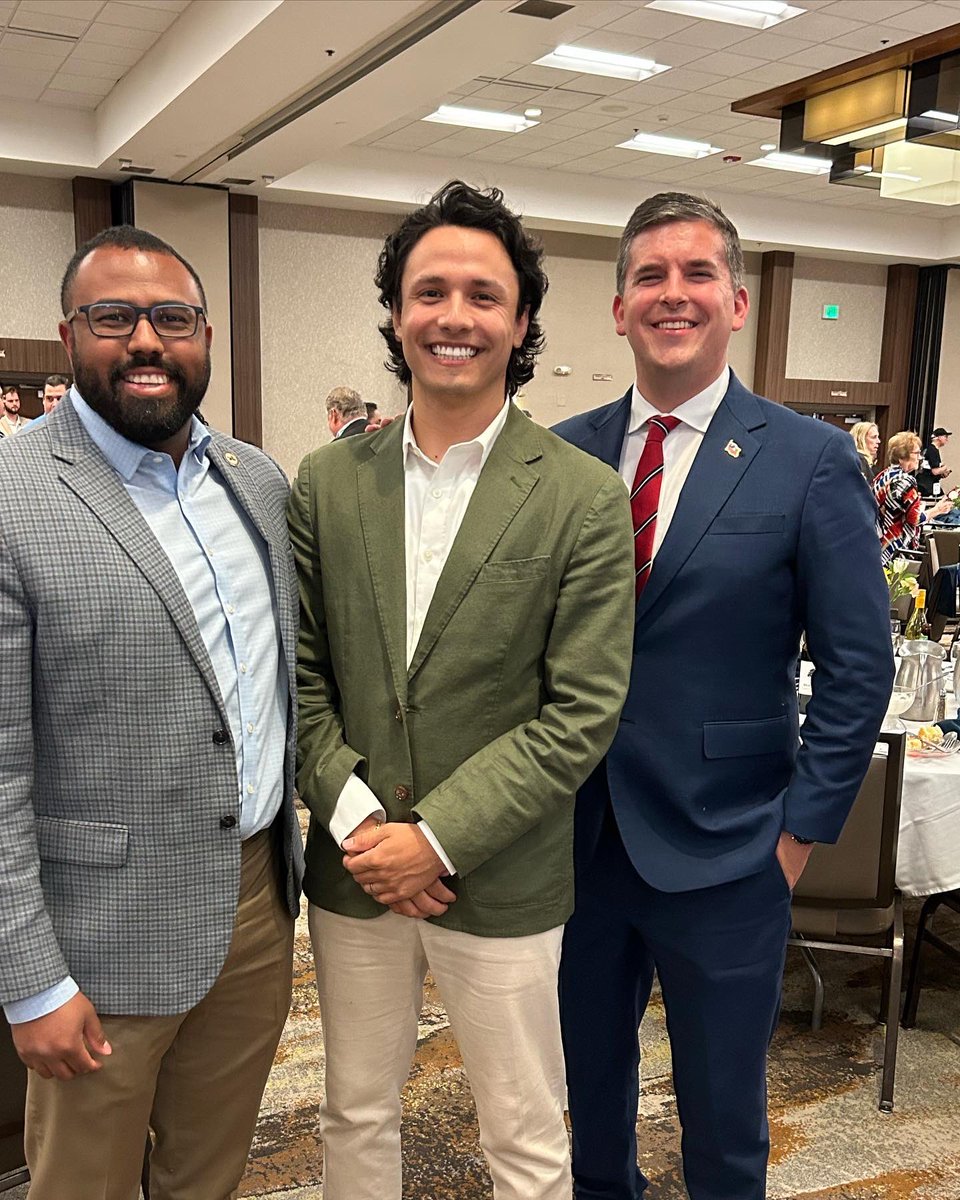 vloytorres's tweet photo. Last night at Fresno County Dem Party Dinner was a hit, esp spent w w/ my Pops https://t.co/XZMwlDpRIO