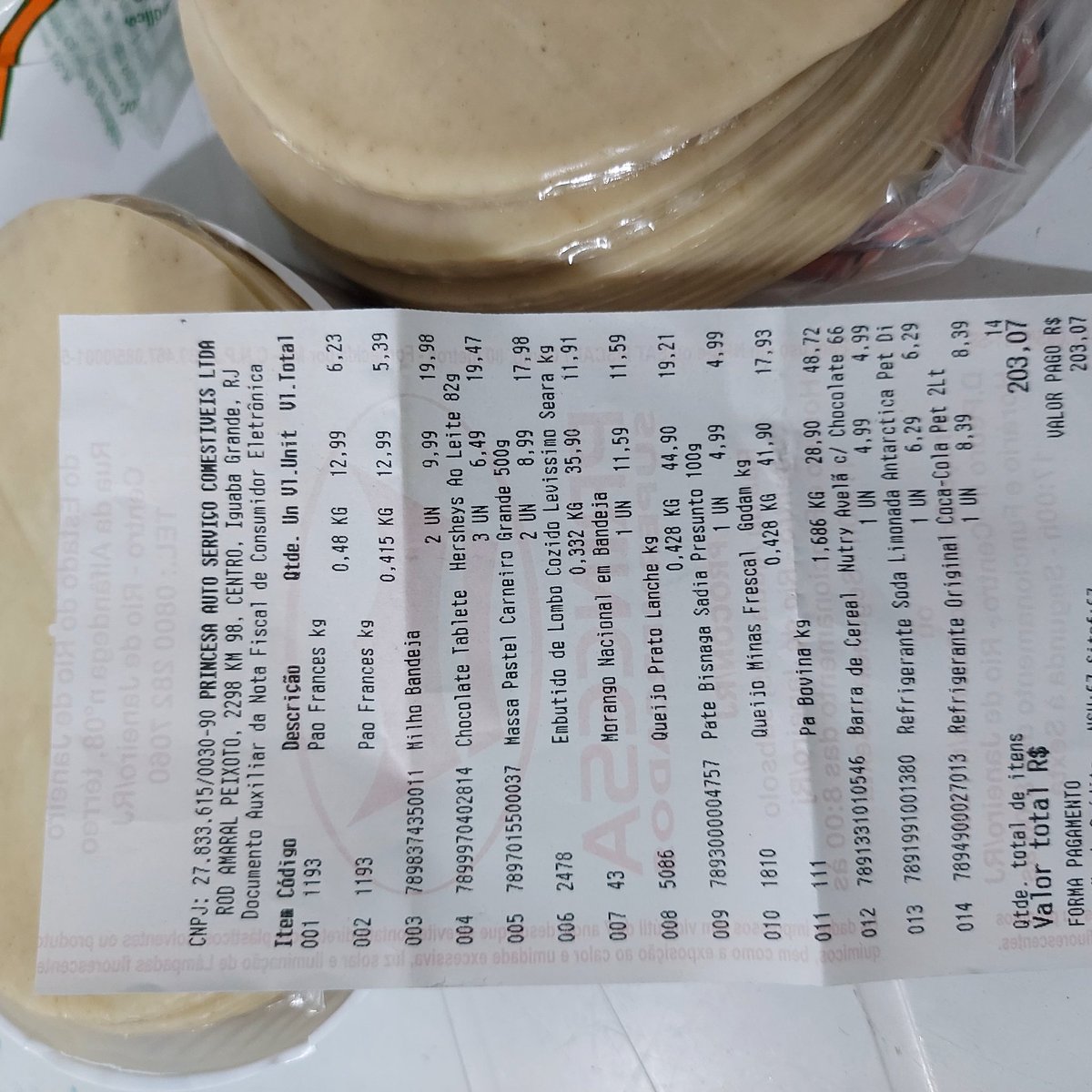 KellyLugones's tweet photo. #supermercadoprincesa comprei 2 massas de pastel para utilizar agora a noite e quando abrir estão mofadas. Indignada. Conclusão o mercado fechado e não posso trocar. Tb o resto deve estar mofado. Isso se deve ao péssimo armazenamento dos produtos. https://t.co/iD3PPWcM9S