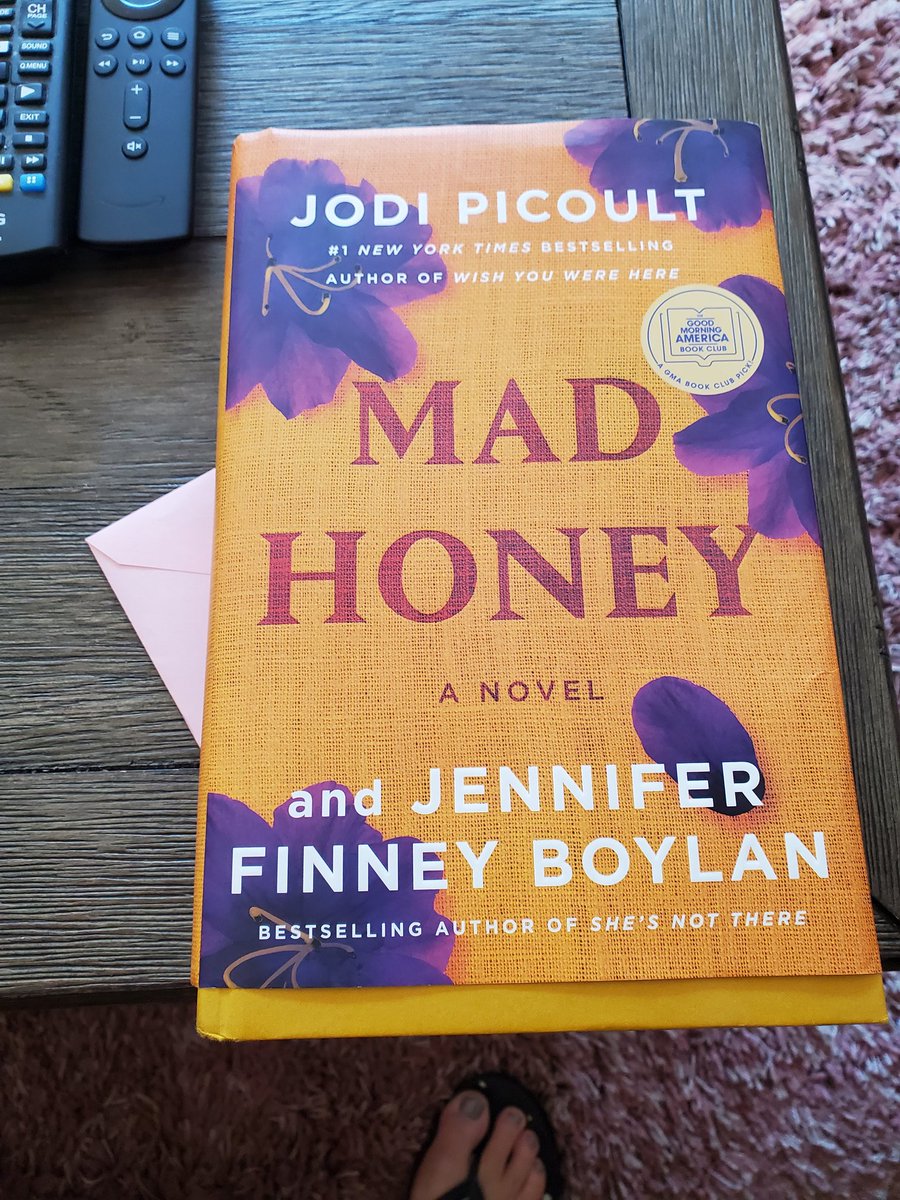 My summer read and the summer hasn't even officially started, just wow
@jodipicoult @jenniferfinneyboylan