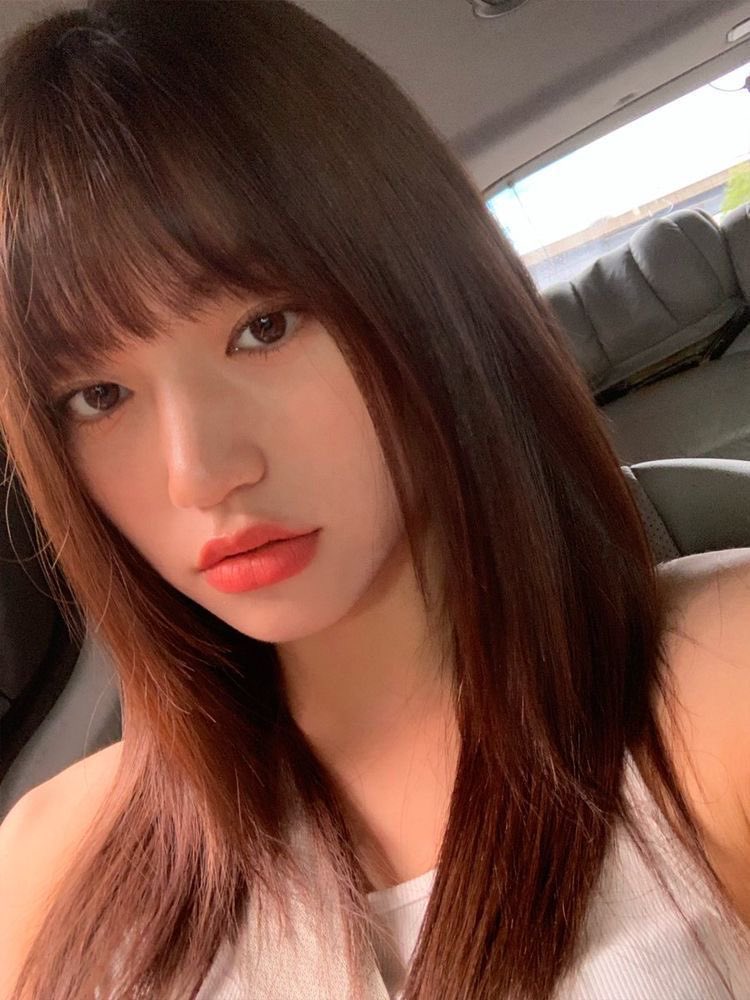 hourly doyeon tweet media
