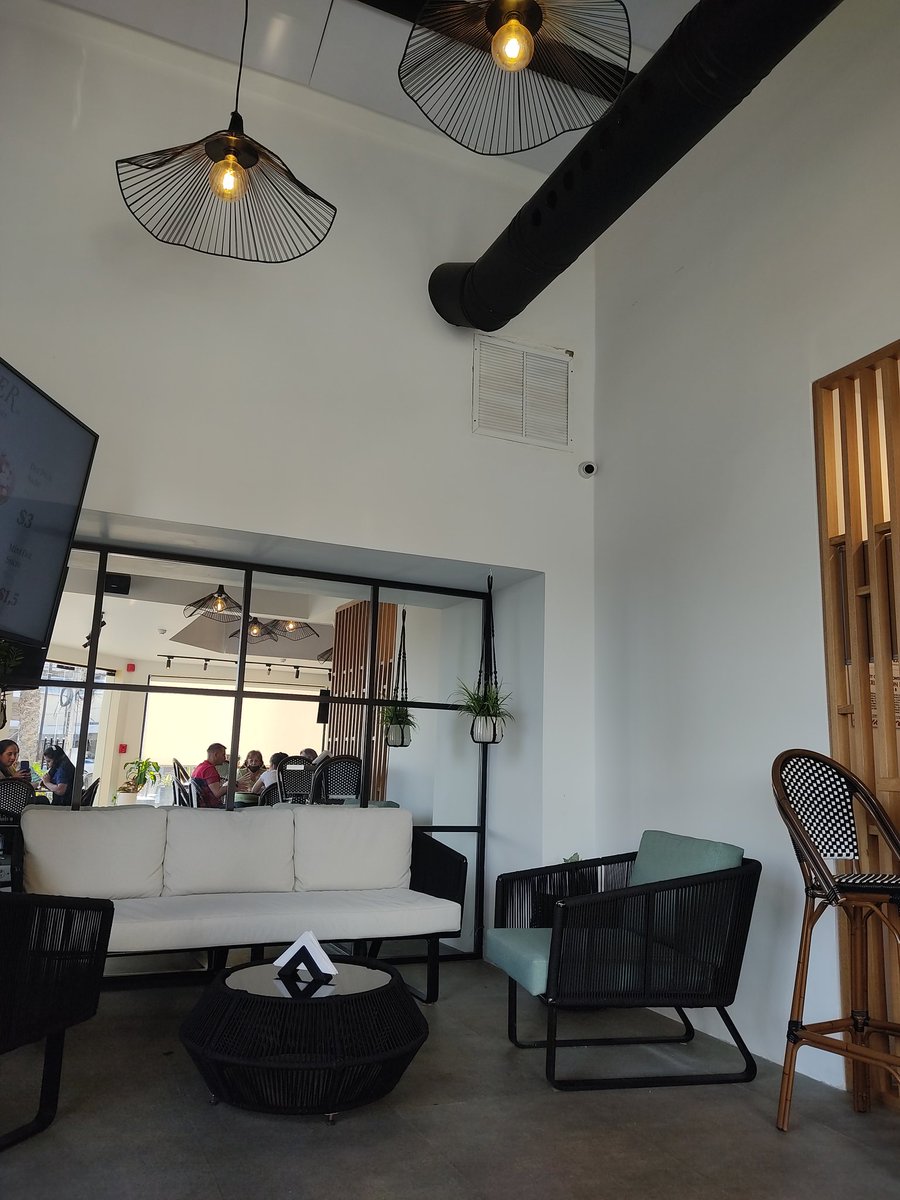 Ser sincero no es decir todo lo que se piensa, sino no decir nunca lo contrario de lo que se piensa. (André Maurois)