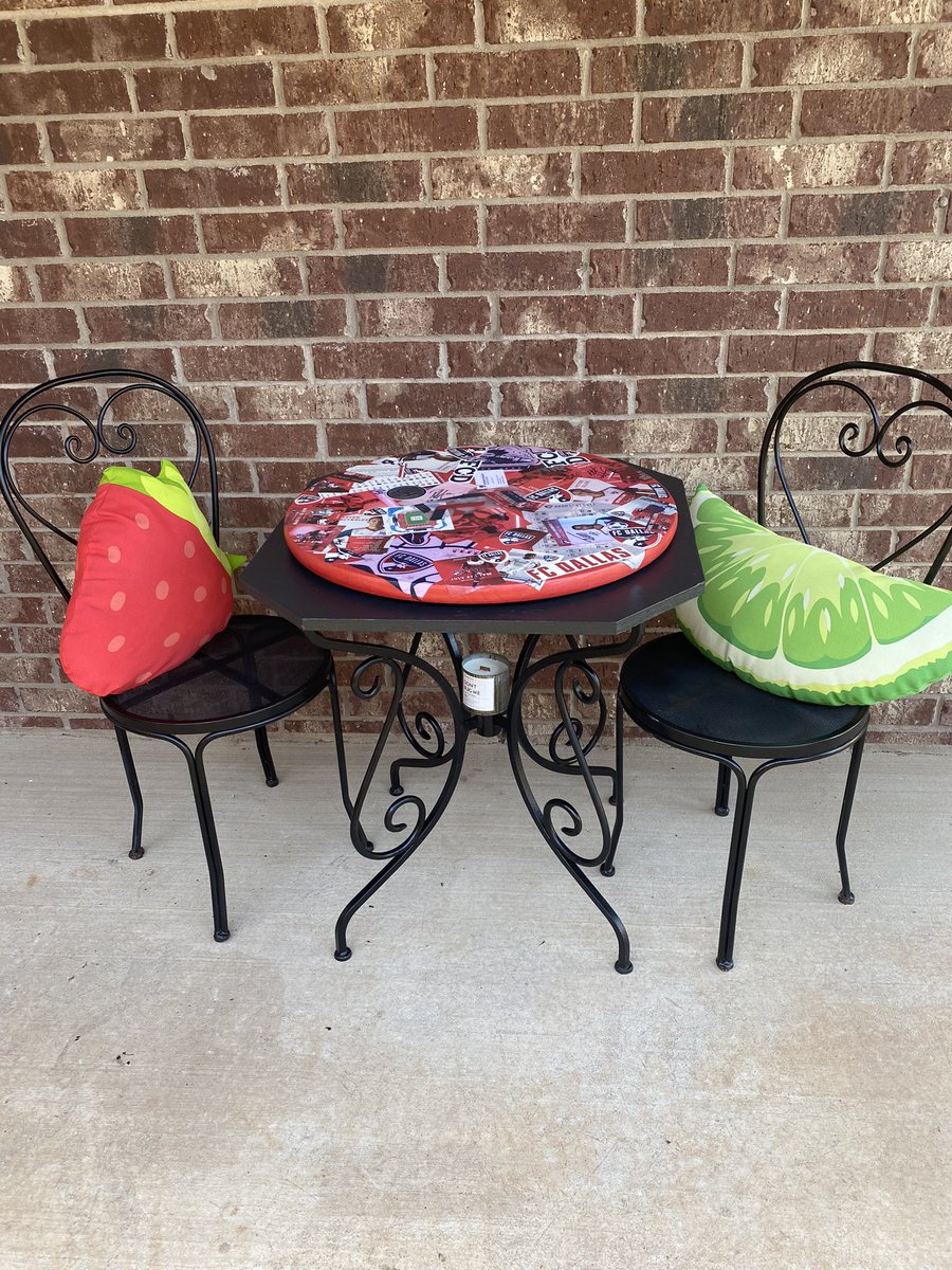 Steph_Scanlan's tweet photo. What do you do when you have a lot of older @fcdallas mementos that just sit in a box? You make a custom patio table! Thank you @3bratsmom for the help and @fcdallas for the memories 😀 https://t.co/FFazETpU0y