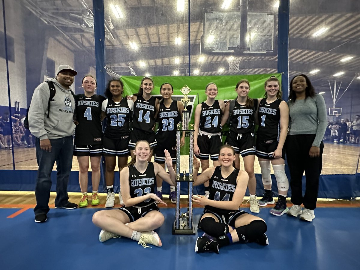 MAHuskies's tweet photo. Congratulations to 11th Grade James team on winning the @zg_newengland National Championship.  They were dominant all weekend. Incredibly proud of them https://t.co/QZ2NWqtXyg