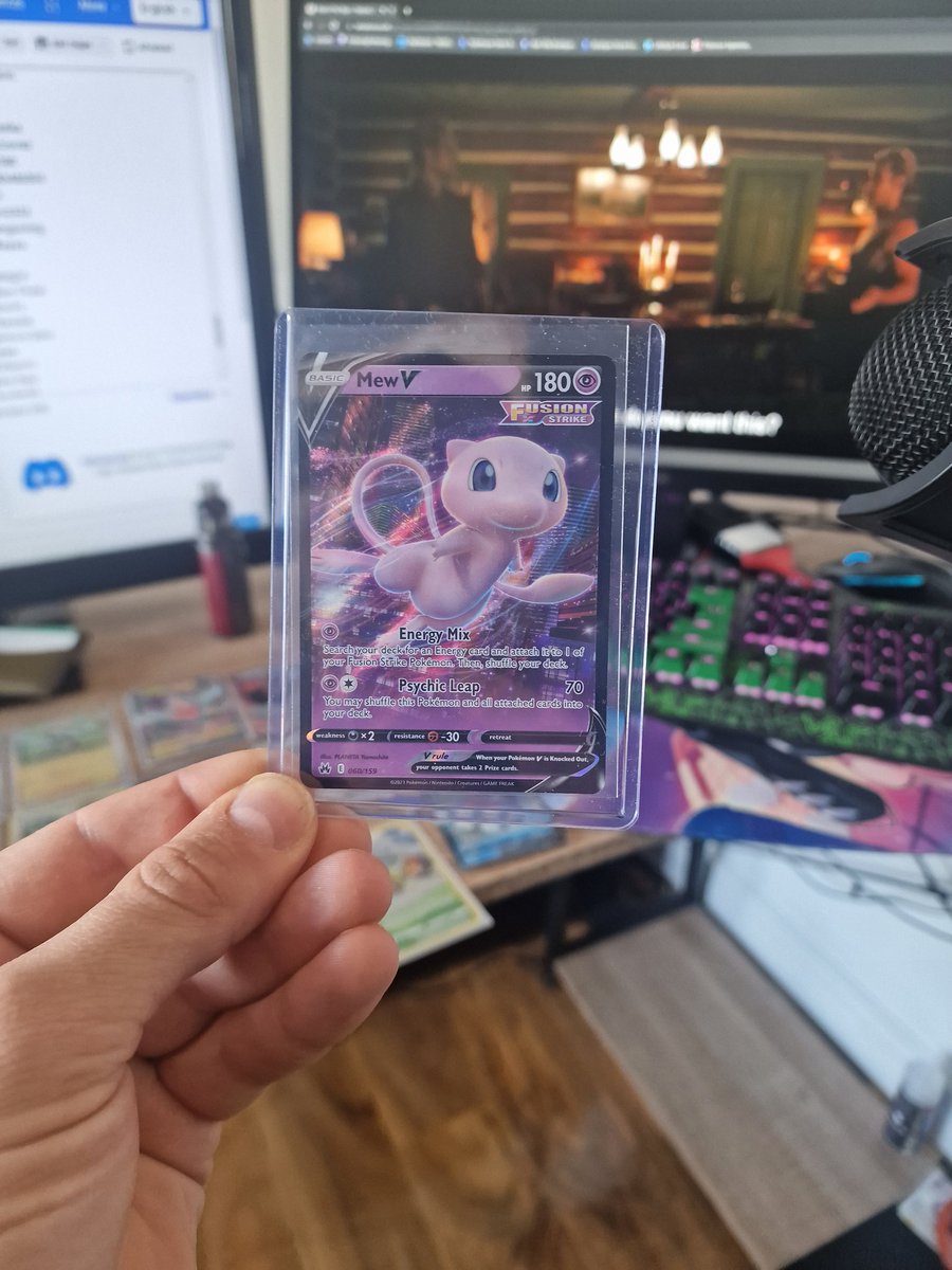 Beaniee_Head's tweet photo. Never not happy with a mew card 😍
#Pokemon #PokemonTCG #PokemonGO https://t.co/Neek6VKjPR