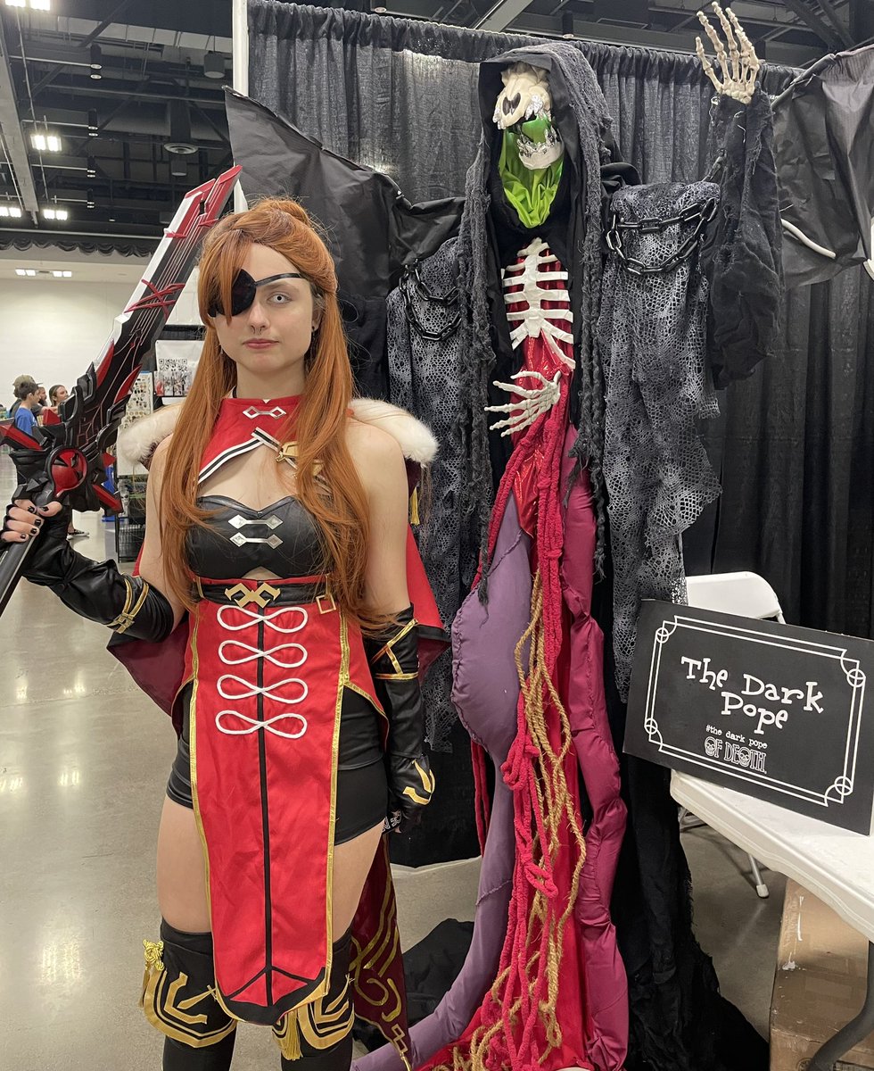 OfDeathComic's tweet photo. #Cosplay Day 3 at #MinnesotaCon 2023 with #TheDarkPope vs. ??? #COSPLAYMODE (If you know, shout it out) #OfDeath #HorrorCommunity #HorrorArt Amazing Cosplay talent out there! https://t.co/eiB5h4PXcW