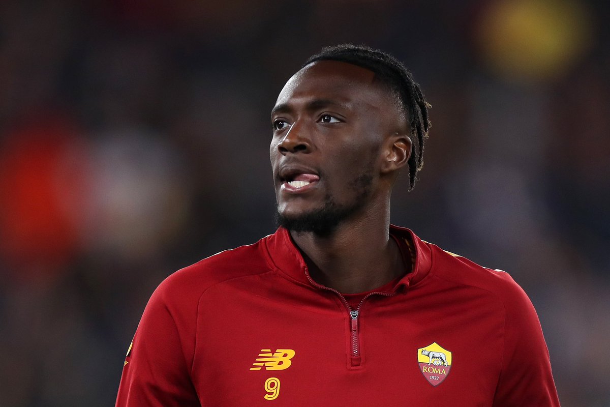Bad news for Tammy Abraham. It’s ACL injury for English striker on final game of the season with AS Roma, Sky Sport are reporting. 🚨🏴󠁧󠁢󠁥󠁮󠁧󠁿 #Abraham

Waiting for club statement indications, Sky report that he’d be out until the end of the year, November/December.