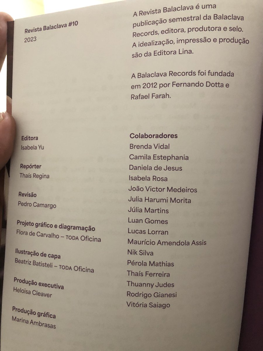 mauamendola's tweet photo. chegou a incrível 10ª edição da revista @balaclavarecs aqui em casa ❤️ tive a alegria de contribuir com essa publicação tão foda pela primeira vez, a convite da @IsabelaYu e da @helocleaver! muito feliz por fazer parte de um time com tantos amigos que eu admiro!!! https://t.co/24LCJIL3el