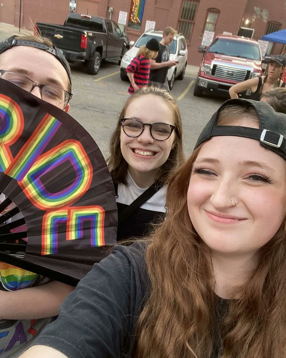 Emily Volpe tweet media