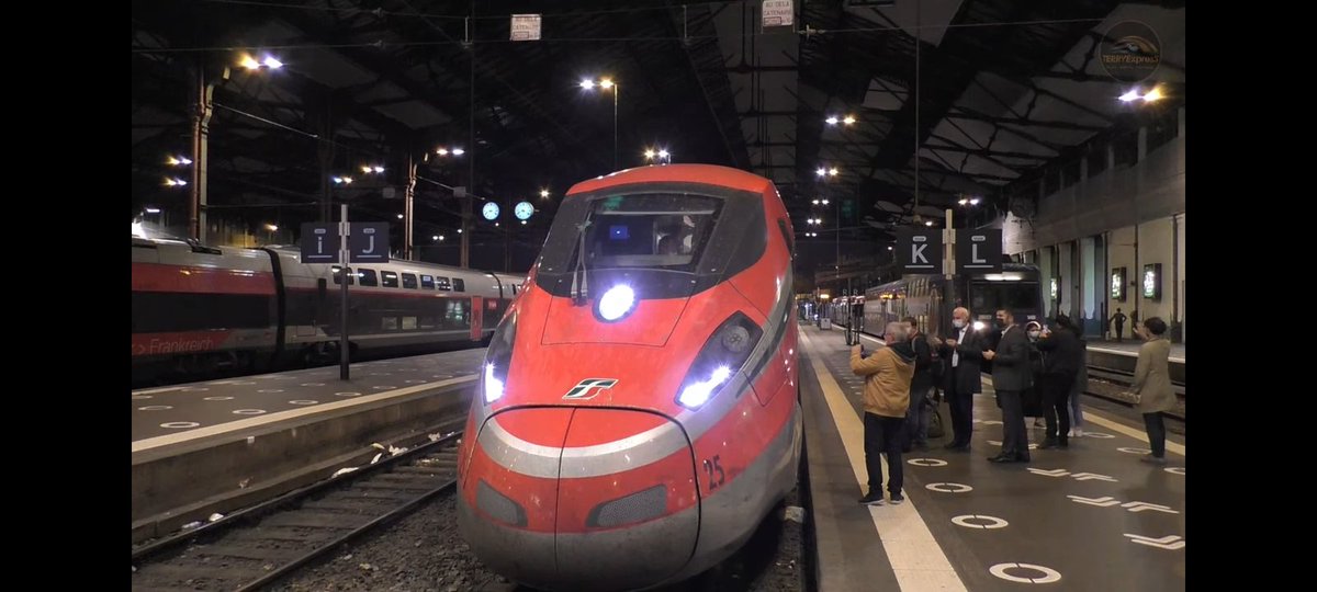 As a result of the landslide near La Tour du Pin on the railway line Chambéry - Lyon, Trenitalia France train Frecciarossa 9296 Milano - Torino - Lyon - Paris has been delayed by 30 minutes on Sunday 4 June #Trenitalia #Frecciarossa1000 #HitachiRailItaly