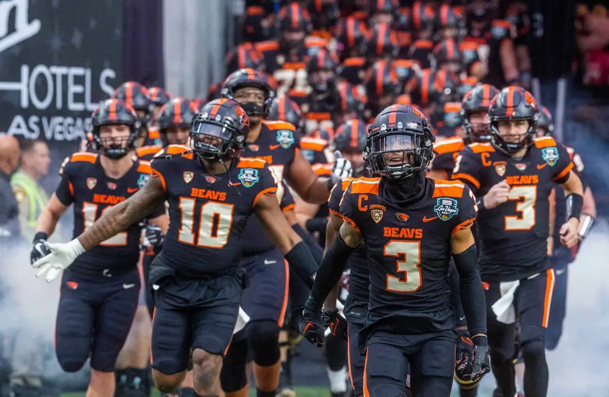 AG2G!! After an amazing conversation with @kefenseh, I am truly blessed to announce that I have received my first PAC 12 offer from Oregon State University!! #GoBeavs <a href="/KTPrepElite/">KT Prep</a> <a href="/BrandonHuffman/">Brandon Huffman</a> <a href="/CoachDev_KTPrep/">Devin Nonies</a> <a href="/MVPWard/">Terron Ward</a> <a href="/jak_rtz/">Julian</a> <a href="/GregBiggins/">Greg Biggins</a> <a href="/adamgorney/">Adam Gorney</a> <a href="/dlsfootball17/">De La Salle Football</a>