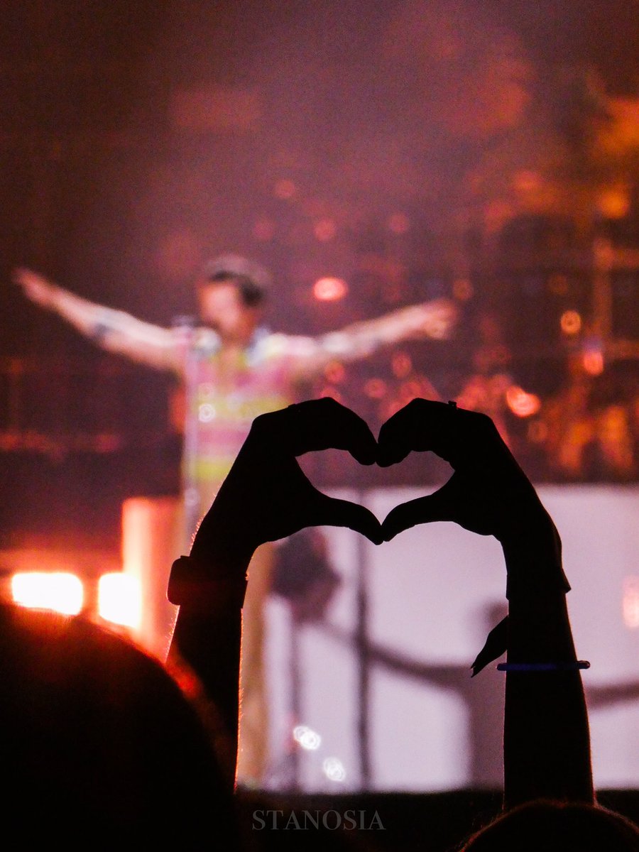 LOVE on tour. 
#HarryStylesLoveOnTour2023 #harrystylesamsterdam 
@Harry_Styles