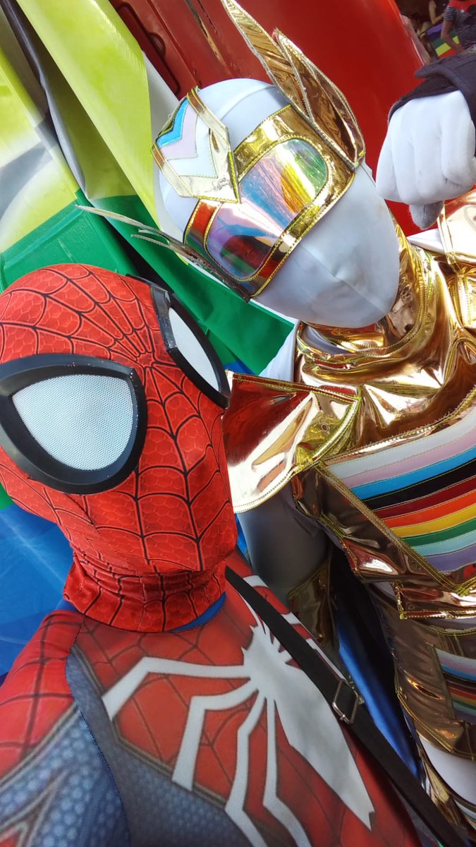 1042Martin's tweet photo. La fotos que me saque ayer en la marcha 😁
#gdlpride #GdlGay #gaypride #Pride #PrideMonth #pridegdl https://t.co/C7mTluJoZG