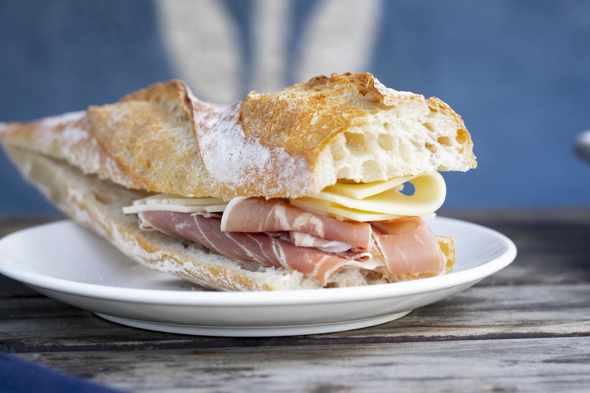 breadlounge's tweet image. Treat yo'self! #parksnrec #azizansari Parisian