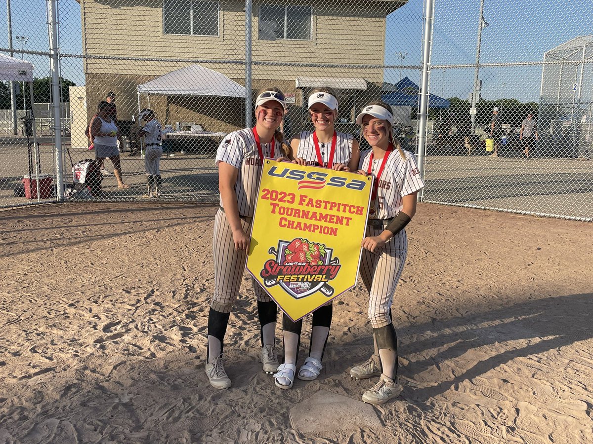 Senior Morgan Rodgers and Juniors Ellie Larkins and Ryleigh Fisher showing OUT early this summer for their summer team 🧨 If you don’t have them on your radar, you should!! #AllGas