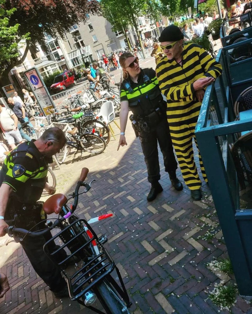 Politie Veenendaal tweet media