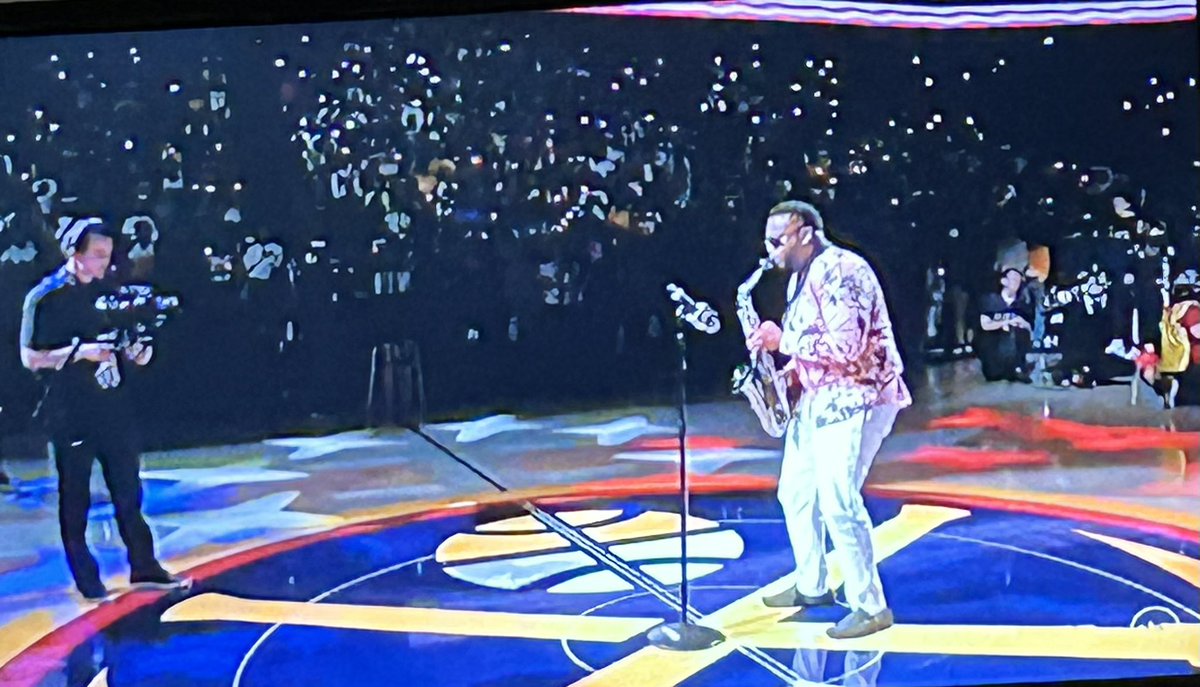 GossipDudeGoss1's tweet photo. How awesome is it to watch the NBA finals on tv and see a saxophone player doing the national anthem 😎 https://t.co/Q5aq2ucn6K