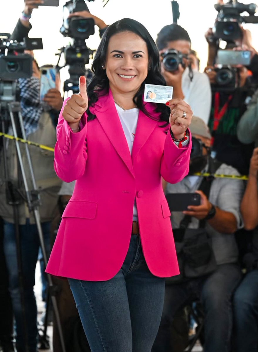 Vero Islas tweet media