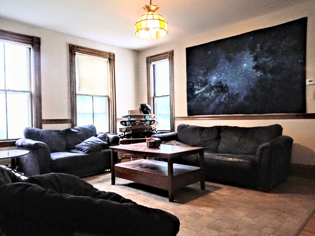 JasonBarenholtz's tweet photo. #Brightonrental #Bostonrental #apartmentforrent #Bostonrealestate #Boston #BrightonMa Half Fee! Brighton 4 bed for Sep 1. https://t.co/TcGhT7U5ad https://t.co/7MAlJvIteg
