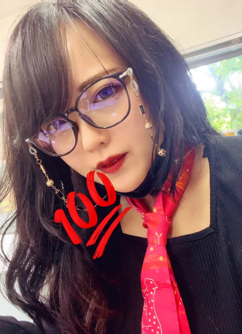 ちょっと早めのお誕生日プレゼント頂きました、好み理解され過ぎてて泣きました...カルティエパンテールすき... わざわざこんな遠くまできてくれてありがと....大事にします...