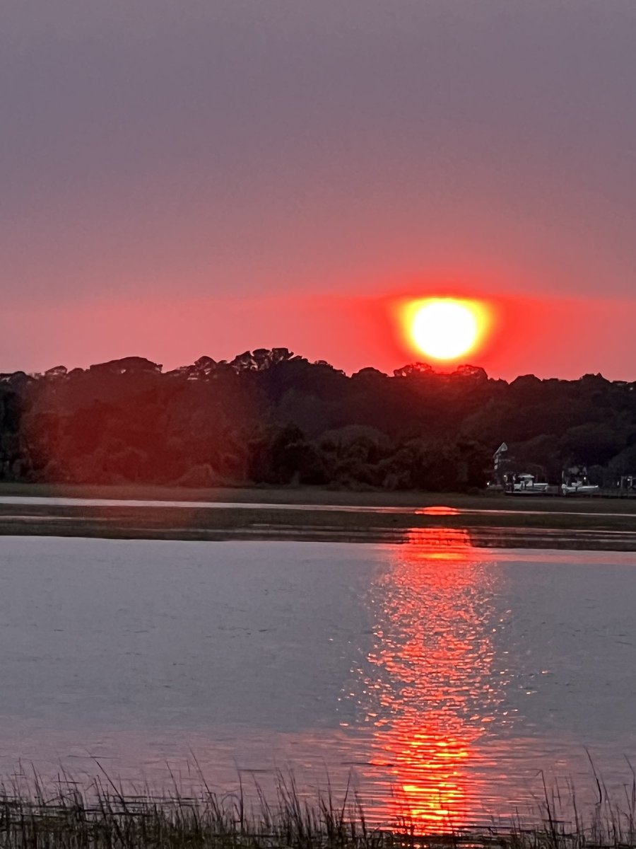 ⁦@wralweather⁩ ⁦@katcampbellwx⁩ ⁦@mazewx66⁩ pretty much the only shot of the sun we have seen to day at the beach