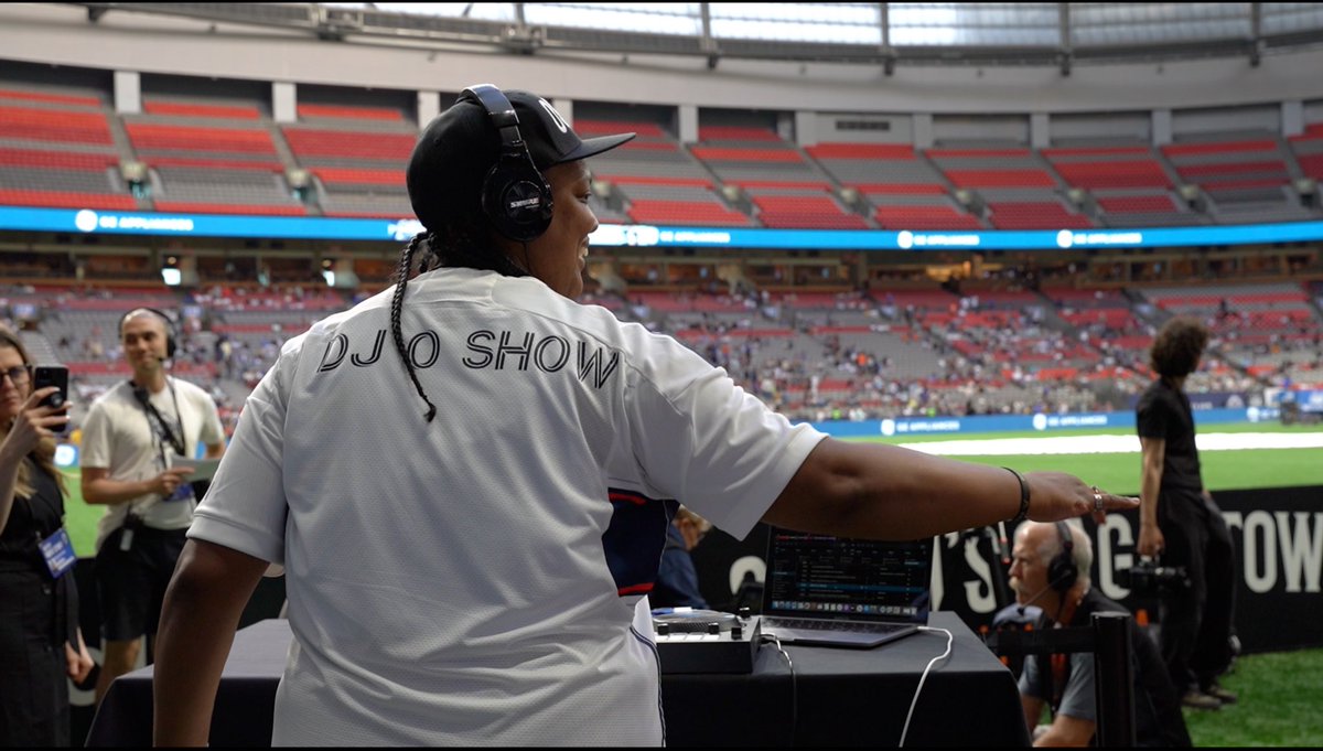DJ_Oshoa's tweet photo. I had so much fun DJing the @WhitecapsFC Indigenous Celebration Match yesterday βπΏππΏ πΈ @wandering_Docs #djoshow #VWFC #squamishnation #IndigenousHistoryMonth #bcplace https://t.co/4VMV7qL8QW