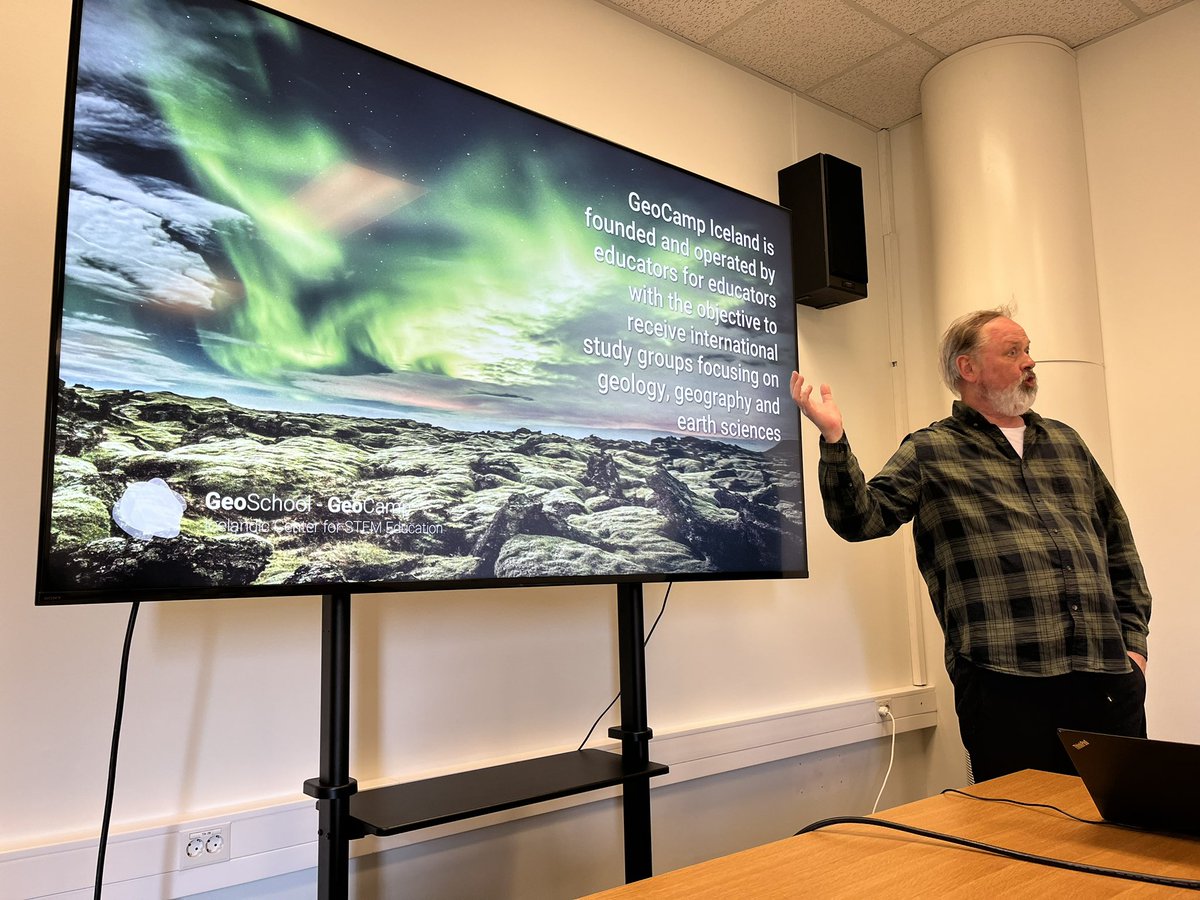 UNLGeography's tweet photo. Day 1 | #GeographyFieldTour

🇮🇸 @GeocampIceland Intro
🇮🇸 @VisitReykjanes @UNESCO Global Geopark
🇮🇸 #Iceland #geology
🇮🇸 #longhouse #Archaeology 
🇮🇸#IcelandicHorse https://t.co/Z6BbrQKvnQ