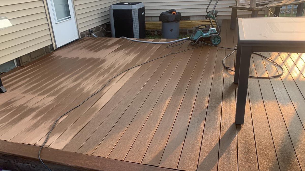 Washing my d*ck for the first time in two years. It had some green stuff growing on it and I felt bad inviting guests to sit on it in such a state.