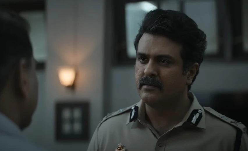 #ScoopOnNetflix is a very well made show. Very good casting. @mehtahansal you are spot on with this one. Also I did not realise till the very end that this man below was #HarmanBaweja. Absolutely unrecognisable. #KarishmaTanna @Mdzeeshanayyub