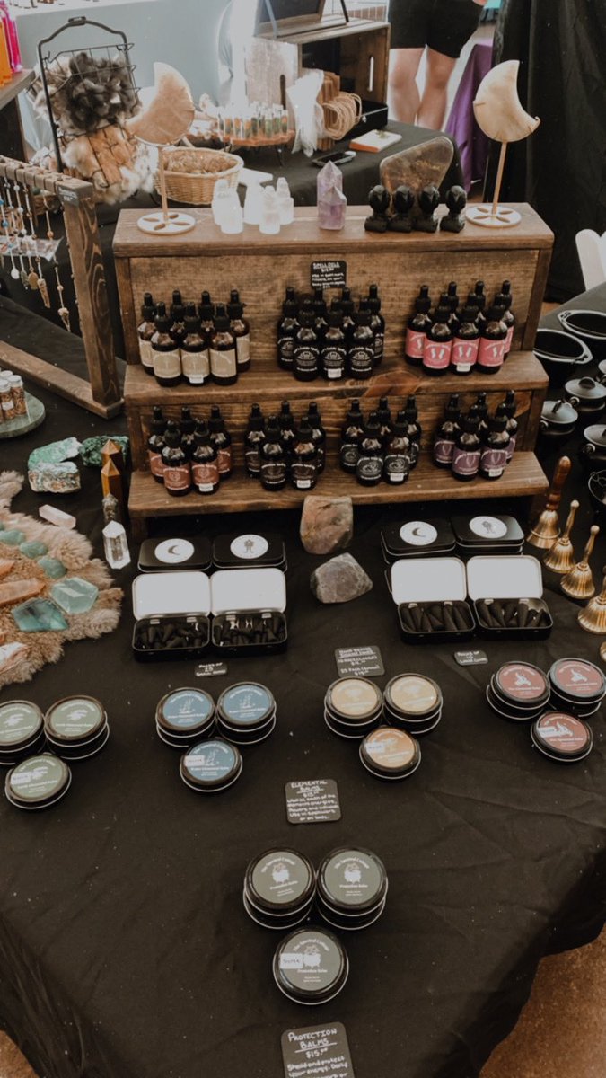 SpectralCottage's tweet photo. Todays market set up 🖤✨⚡️ https://t.co/SnkAcWyBEs