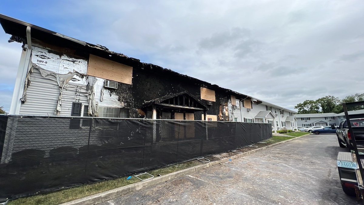 TeamBR setting up temporary fencing.